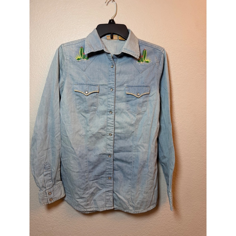 Wrangler Womens Cactus Embroidered Western Denim Snap Shirt Light Wash LW2931D S
